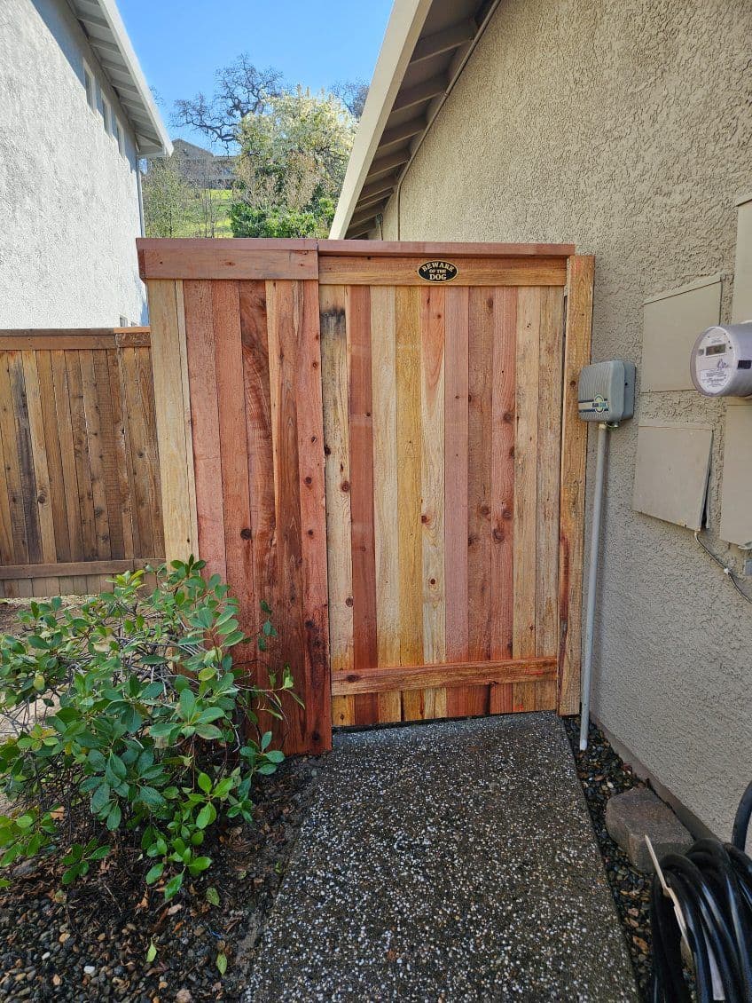 Gallery photos for Backyard Fence Replacement: Image #3